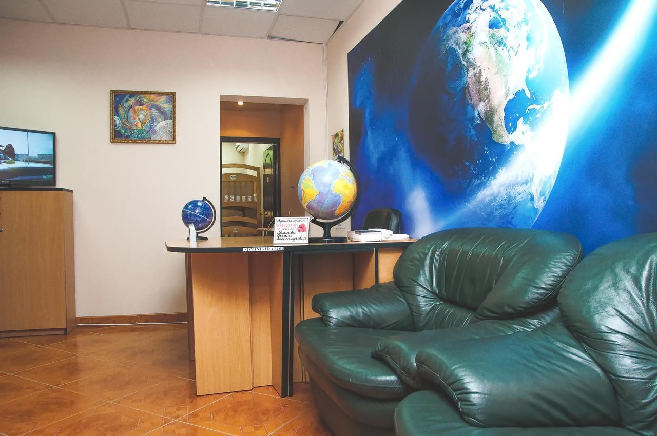 Globus Hostel Kyiv Exterior photo