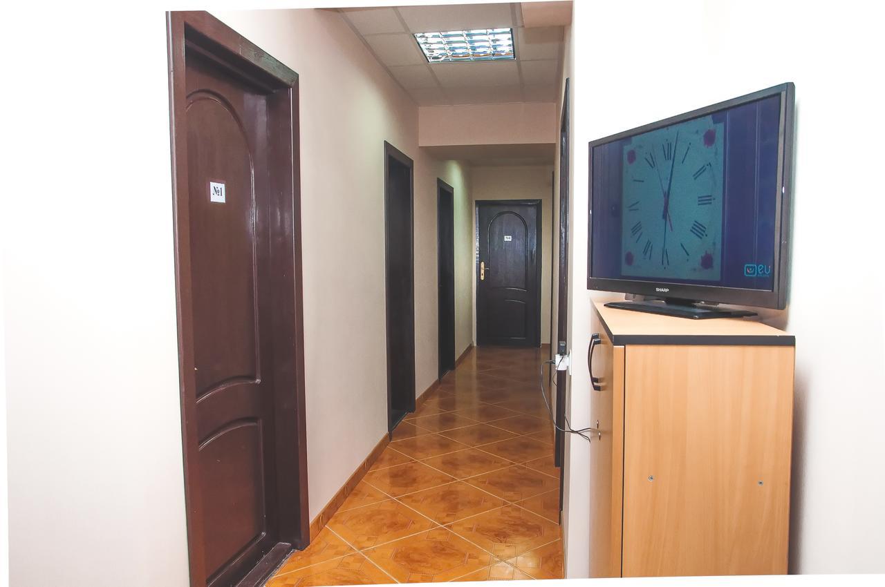 Globus Hostel Kyiv Exterior photo
