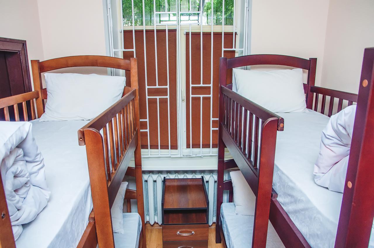 Globus Hostel Kyiv Exterior photo